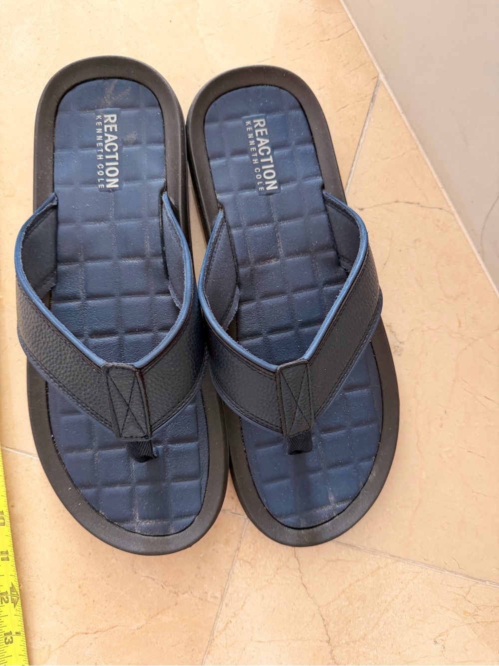 Reaction Kenneth Cole Navy Quilted Flip-Flop Sandals